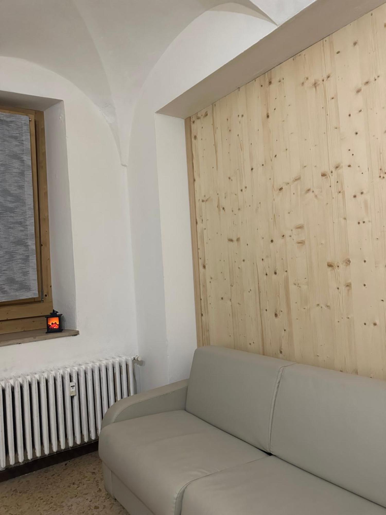 Flat In City Centre Tirano - 10 Minutes From Train Station Exterior photo
