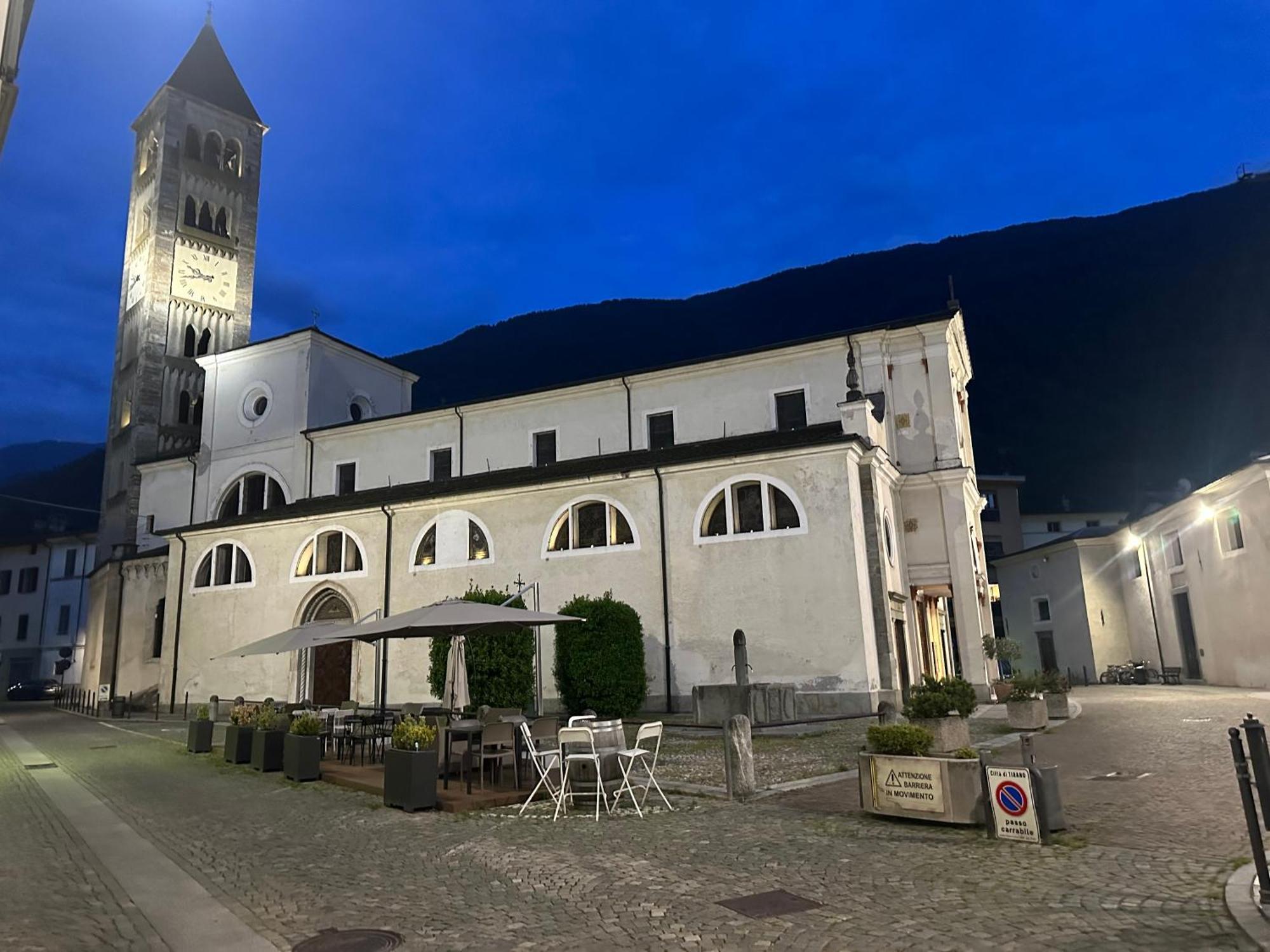 Flat In City Centre Tirano - 10 Minutes From Train Station Exterior photo